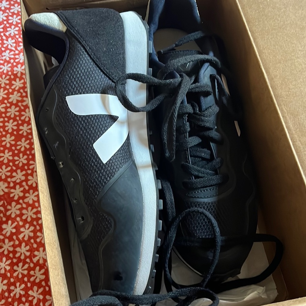 Men’s Veja SDU B-MESH BLACK WHITE Trainers Sneakers size 10